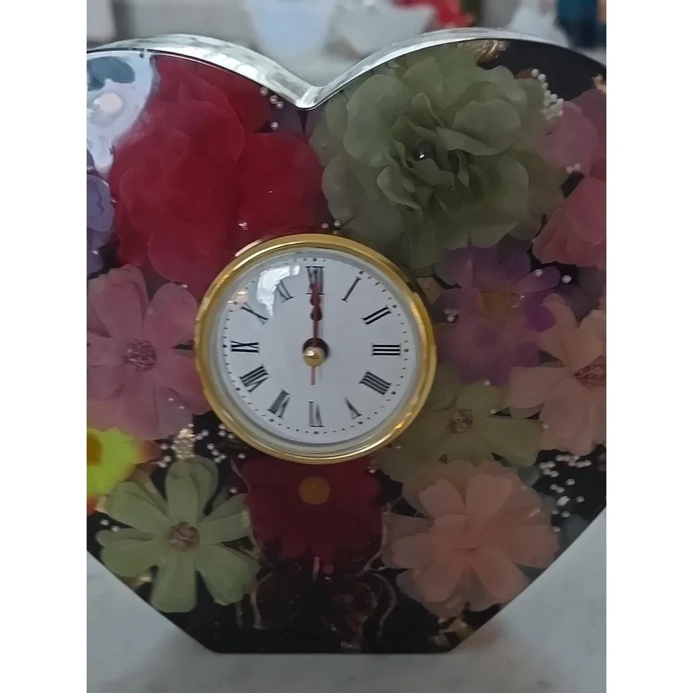 Handmade Resin Desk Mantle Heart Clock‎ Big 2 Inches Thick Flowers Pearls 734